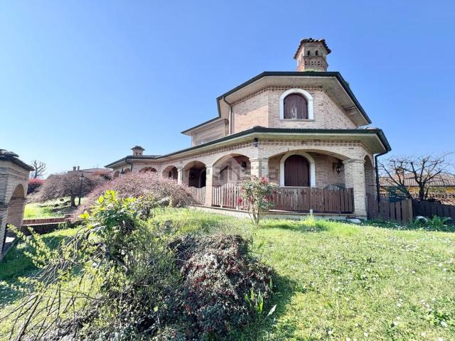Case e ville in vendita di 350 m² in Via Giacomo Leopardi, 21