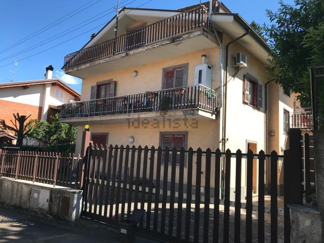 Case e ville in vendita di 350 m² in Via GIACOMO MATTEOTTI, 82