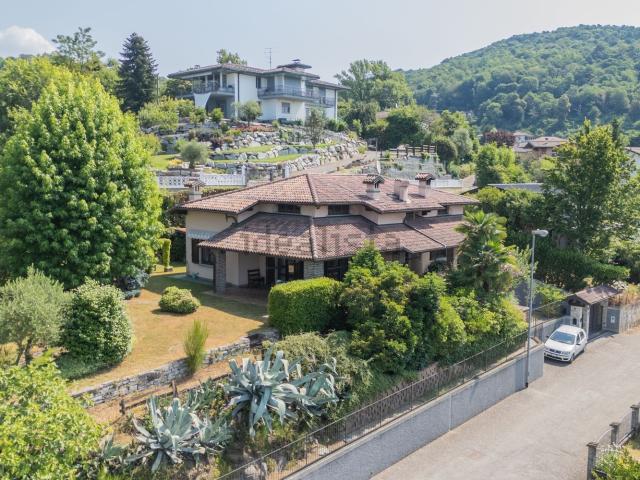 Case e ville in vendita di 350 m² in Via Gianni Rodari, 69