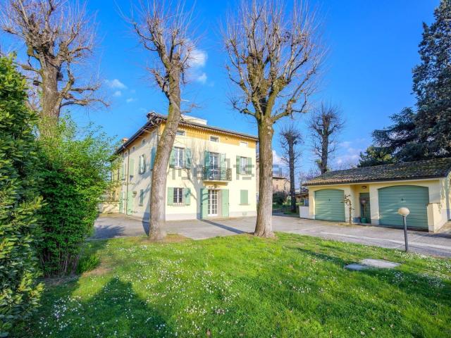 Case e ville in vendita di 350 m² in Via Guttuso Renato