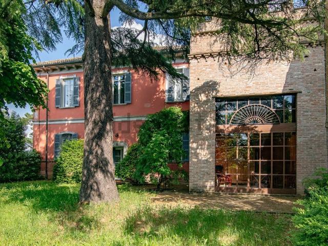 Case e ville in vendita di 350 m² in Via Guglielmo Marconi, 22
