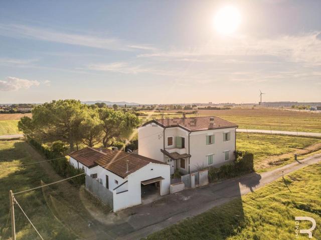 Case e ville in vendita di 350 m² in Via della Fornace