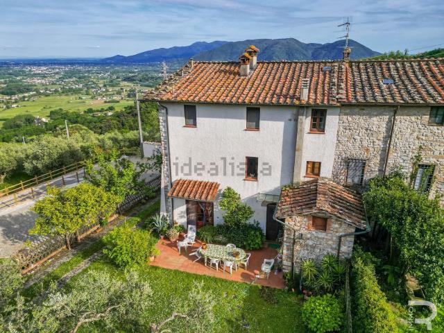 Case e ville in vendita di 350 m² in Via di Stabbiano