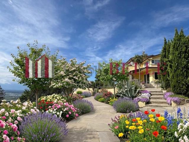 Case e ville in vendita di 350 m² in Via di Pedona, 55054