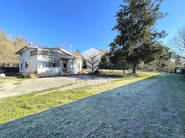 Case e ville in vendita di 350 m² in Via di Valle Fredda, 30