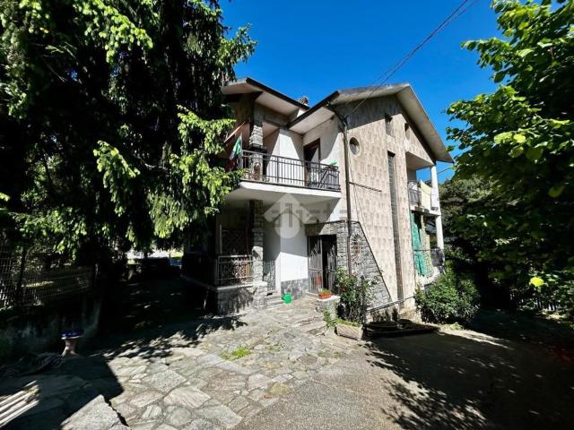 Case e ville in vendita di 350 m² in Via Maisonetta, 128