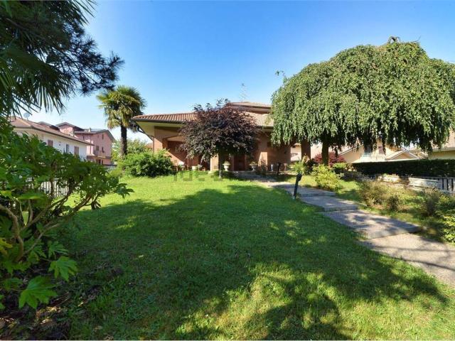 Case e ville in vendita di 350 m² in Via Marco Polo, 128