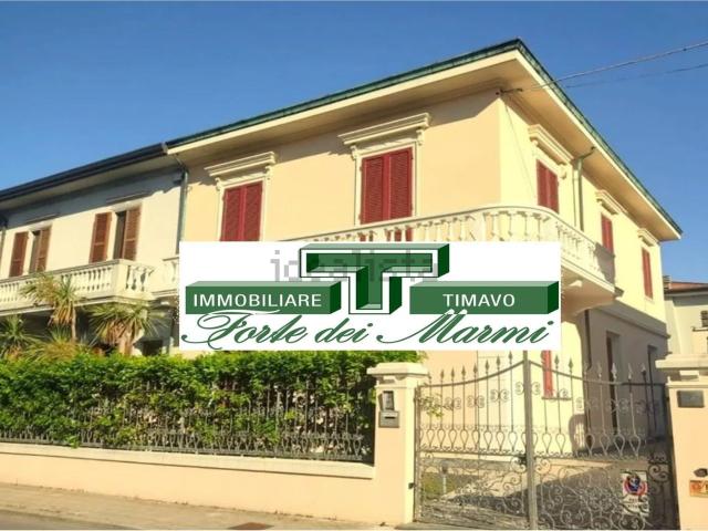 Case e ville in vendita di 350 m² in Via Marco Polo, 14