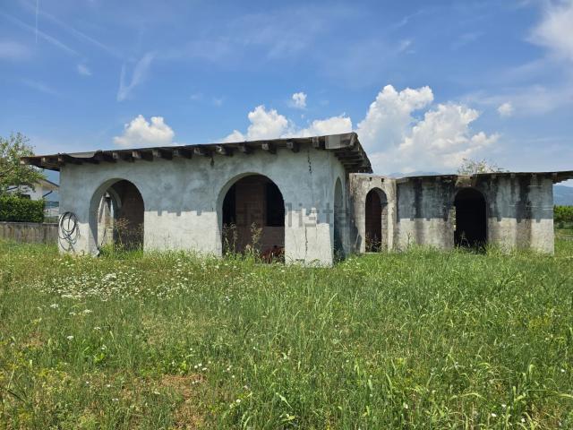 Case e ville in vendita di 350 m² in Via Menegoni