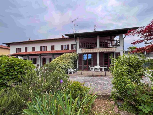 Case e ville in vendita di 350 m² in Via San Michele