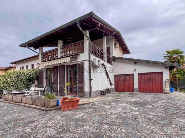 Case e ville in vendita di 350 m² in Via San Michele