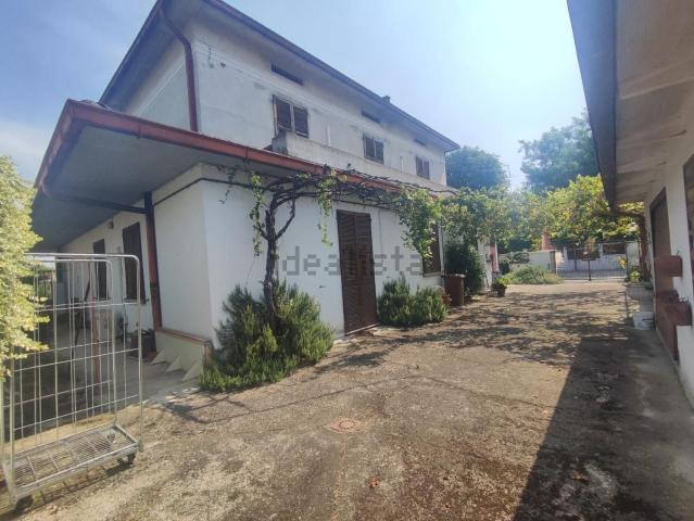 Case e ville in vendita di 350 m² in Via San Carlo Borromeo, 1