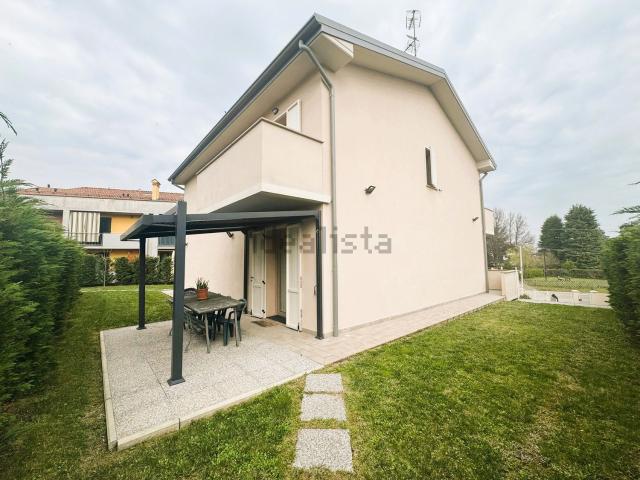 Case e ville in vendita di 350 m² in Via San Geminiano