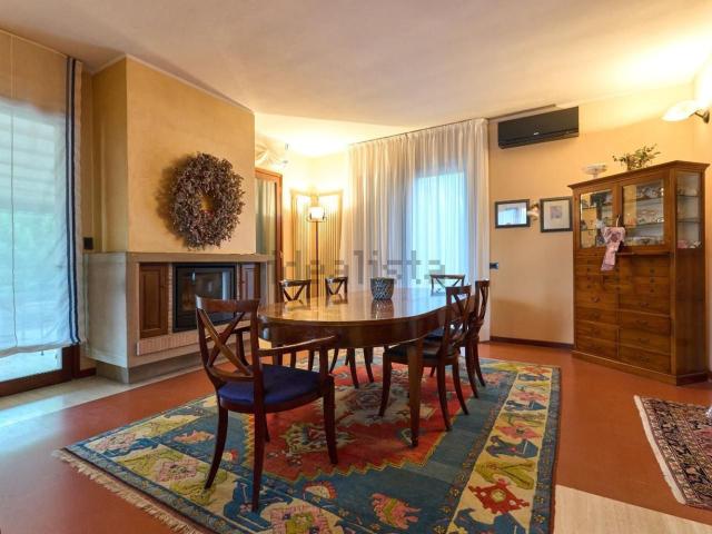 Case e ville in vendita di 350 m² in Via Sanminiatese