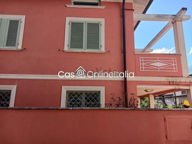 Case e ville in vendita di 350 m² in Via Pietro Mascagni