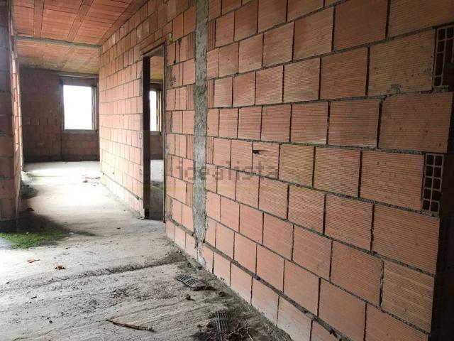 Case e ville in vendita di 350 m² in Via Presanella