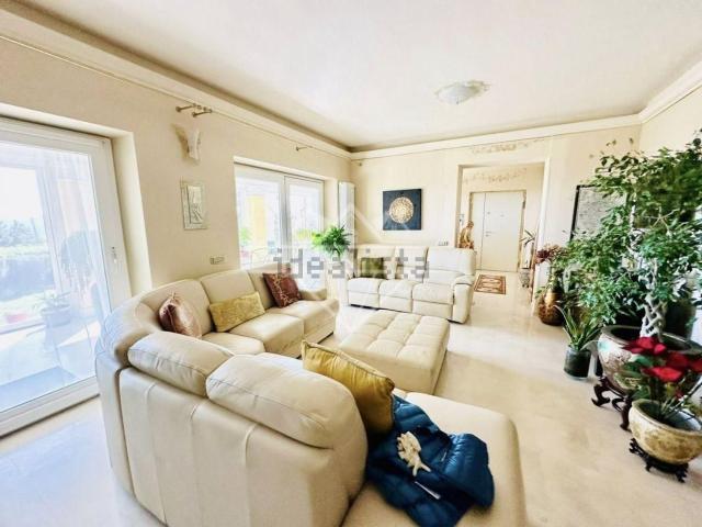 Case e ville in vendita di 350 m² in Via Provinciale