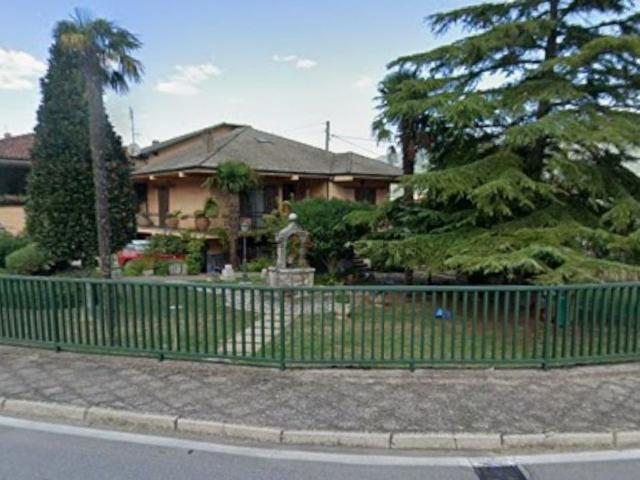 Case e ville in vendita di 350 m² in Via Provinciale del Corticato, 324