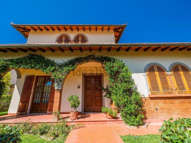 Case e ville in vendita di 350 m² in Via Trecento
