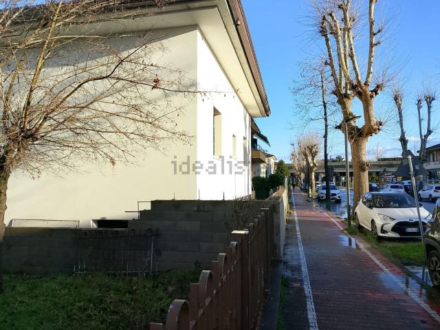 Case e ville in vendita di 350 m² in Viale Guglielmo Marconi