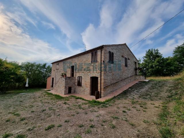 Case e ville in vendita di 350 m² in Contrada Colle