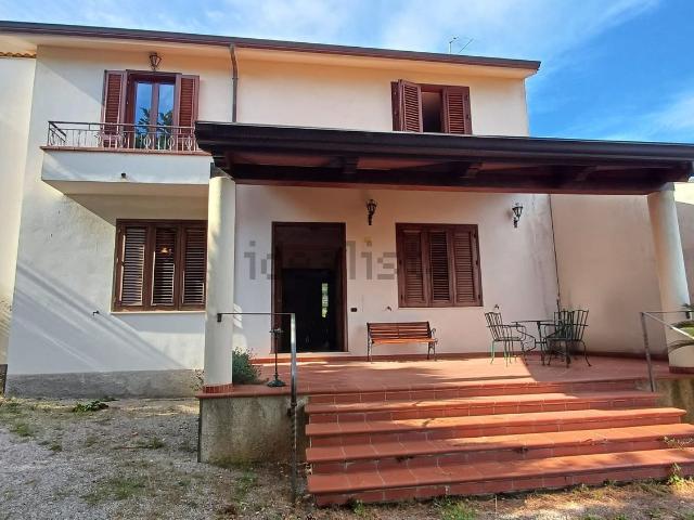 Case e ville in vendita di 350 m² in Contrada Scafone Cipollazzi
