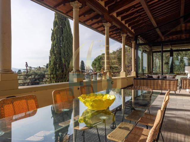 Case e ville in vendita di 350 m² in Piazza della Libertà