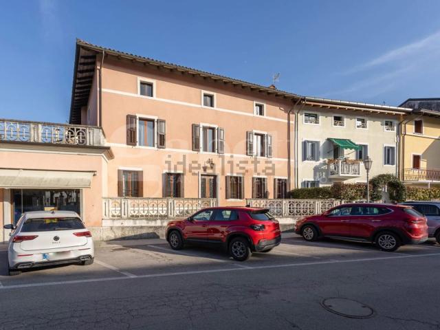 Case e ville in vendita di 350 m² in Piazza Mercato, 7