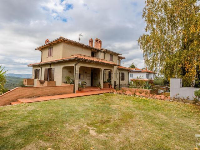 Case e ville in vendita di 350 m² in Strada Comunale