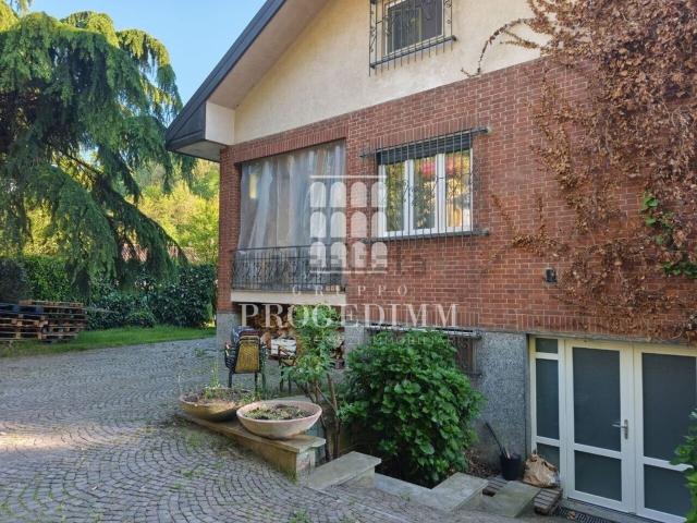 Case e ville in vendita di 350 m² in Strada al Traforo di Pino, 108