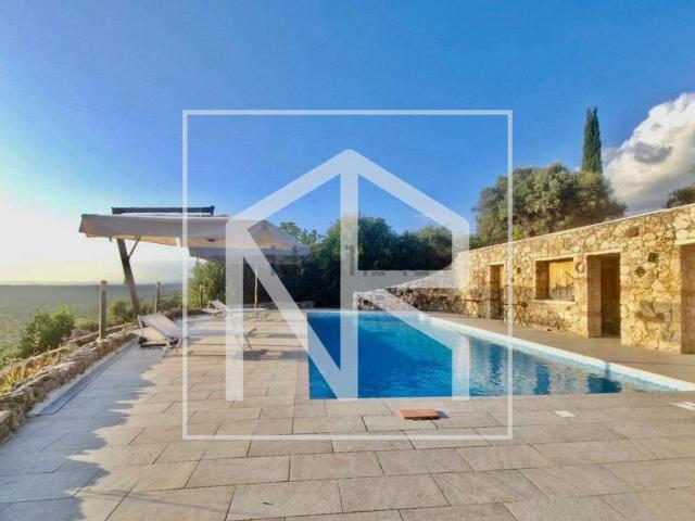Case e ville in vendita di 350 m² in Strada dei Colli di Afrodite