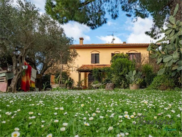 Case e ville in vendita di 350 m² in Strada dei Pupilli