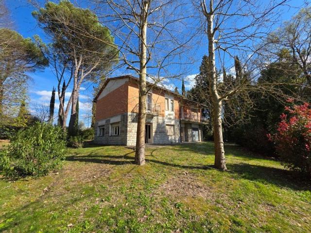 Case e ville in vendita di 350 m² in Strada di Santa Regina
