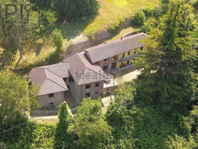Case e ville in vendita di 350 m² in Strada Diotti