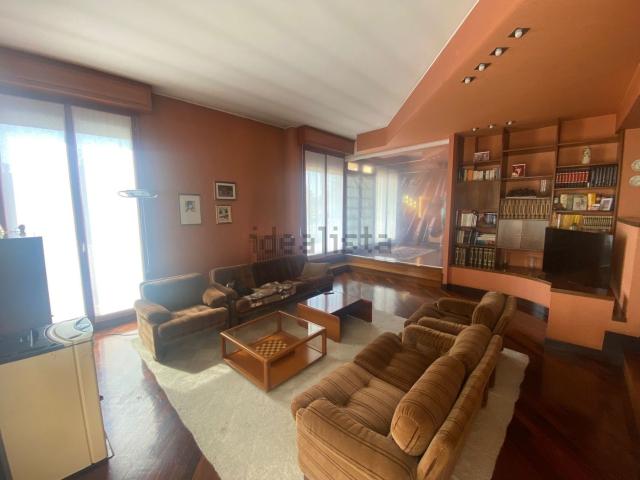 Case e ville in vendita di 350 m² in Strada Ferretta
