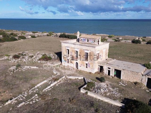 Case e ville in vendita di 350 m² in Strada Senza Nome