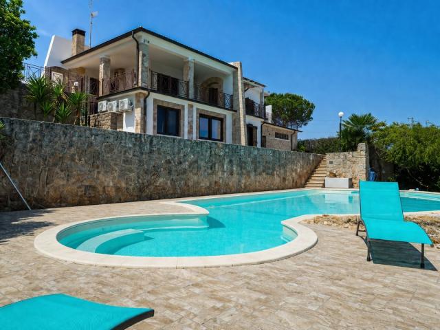 Case e ville in vendita di 350 m² in Strada Provinciale 32
