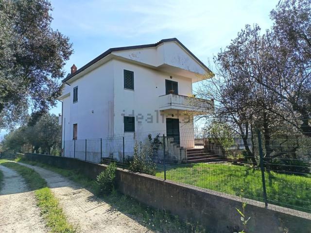 Case e ville in vendita di 350 m² in Strada Vicinale Tesaura, 6