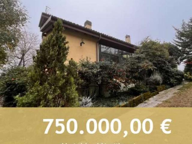 Case e ville in vendita di 351 m² in Via Santa Rosa