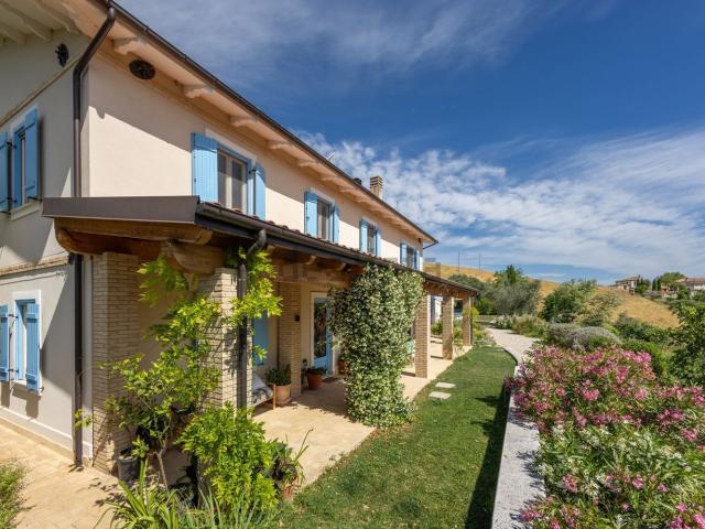 Case e ville in vendita di 351 m² in Contrada Vicenne
