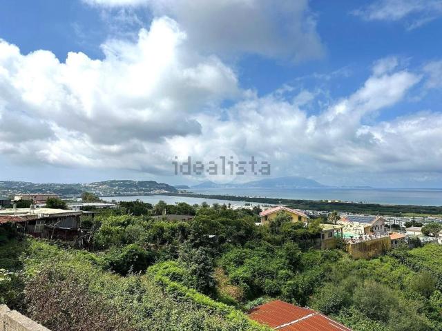 Case e ville in vendita di 352 m² in Via Enea