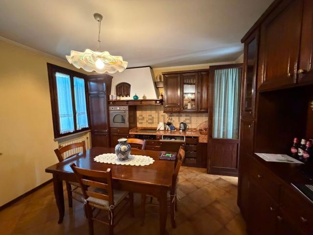 Case e ville in vendita di 352 m² in Via Tempio