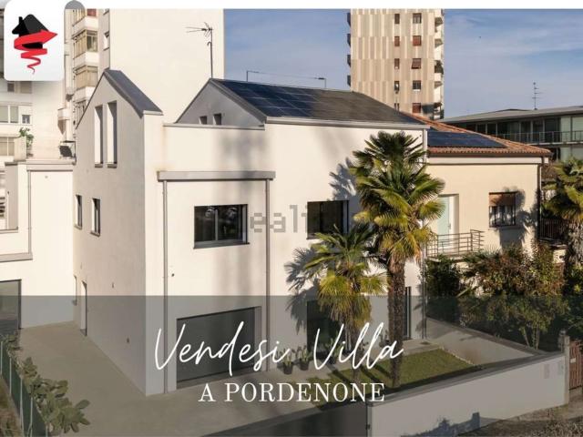 Case e ville in vendita di 352 m² in Viale Dante, 26