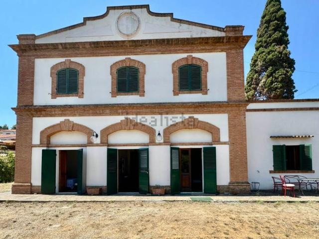 Case e ville in vendita di 353 m²