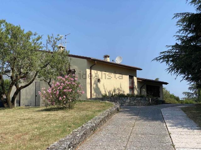 Case e ville in vendita di 353 m²