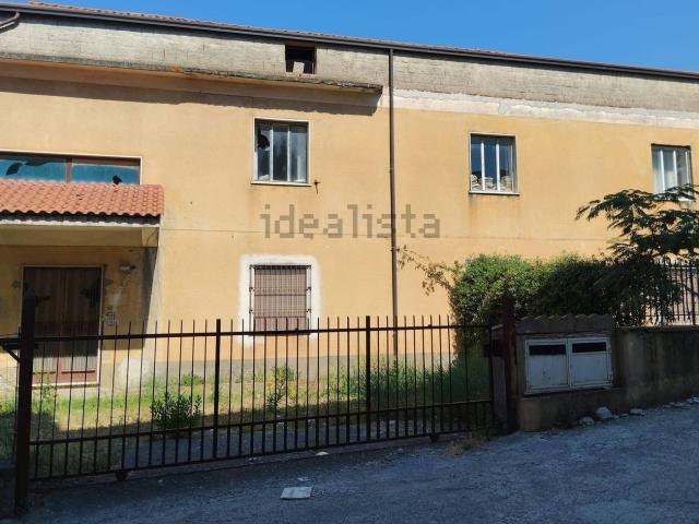 Case e ville in vendita di 353 m² in Via Andrea de Cusatis, 20