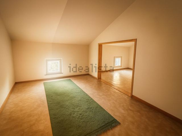 Case e ville in vendita di 353 m² in Via Sant&apos Antonino, 101
