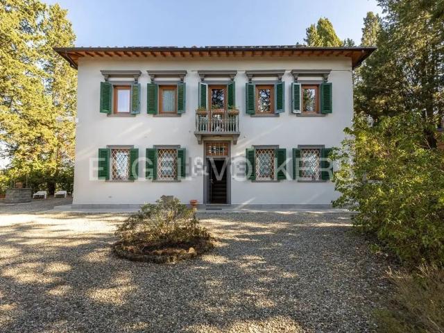 Case e ville in vendita di 353 m² in Strada di magliano