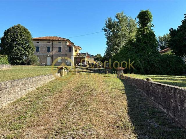 Case e ville in vendita di 354 m² in Via dei Nencini, 34