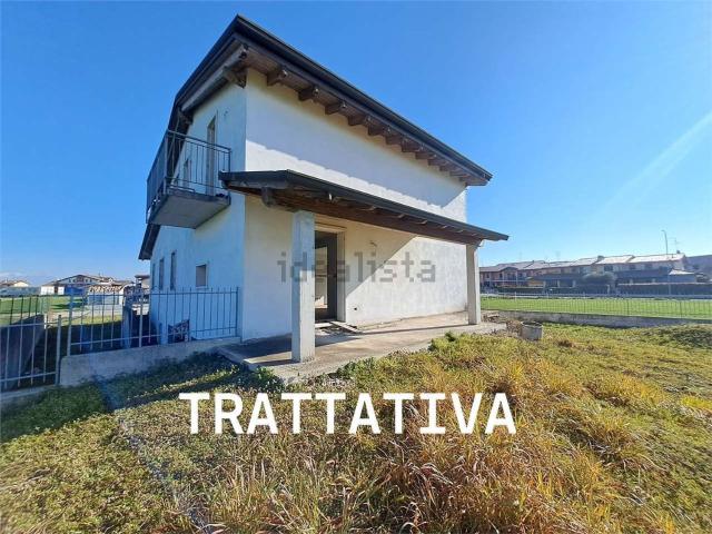 Case e ville in vendita di 355 m² in Via Olmo
